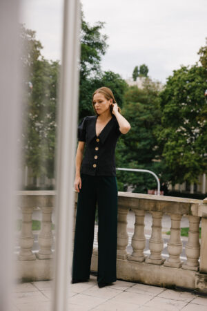 Lniana koszula damska o krótkim kroju