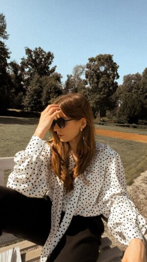 Wiązana koszula damska| clari 0.6 | biała w czarne grochy |