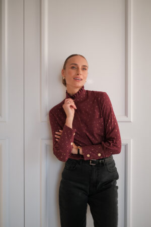 Bordowa koszula damska z falbanką | Clari 0.11 |