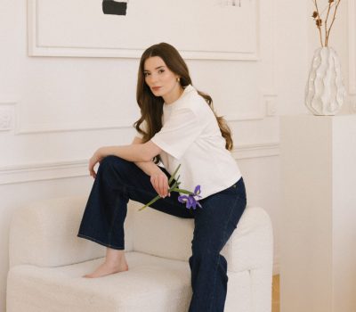 Ponadczasowy t-shirt jako idealna baza dla Twojej szafy kapsułowej